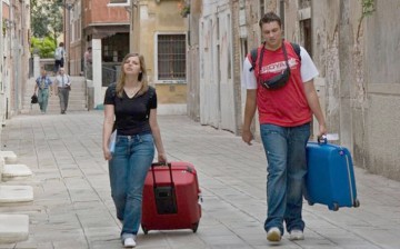 Valizele cu roţi din plastic, intezise în Veneţia